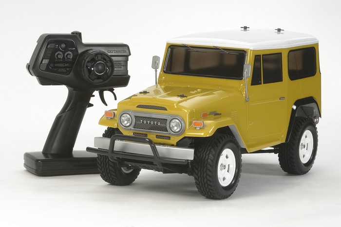 RC RTR 1/10 XB Land Cruiser 40 CC01 Lights Radio